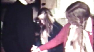 Тъмнокоса жена секс видеоклипове смуче петел с заглотить тестисите