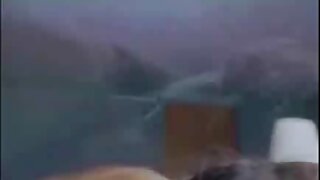 Брадатият избран seks video klipove страстно влезе в путката